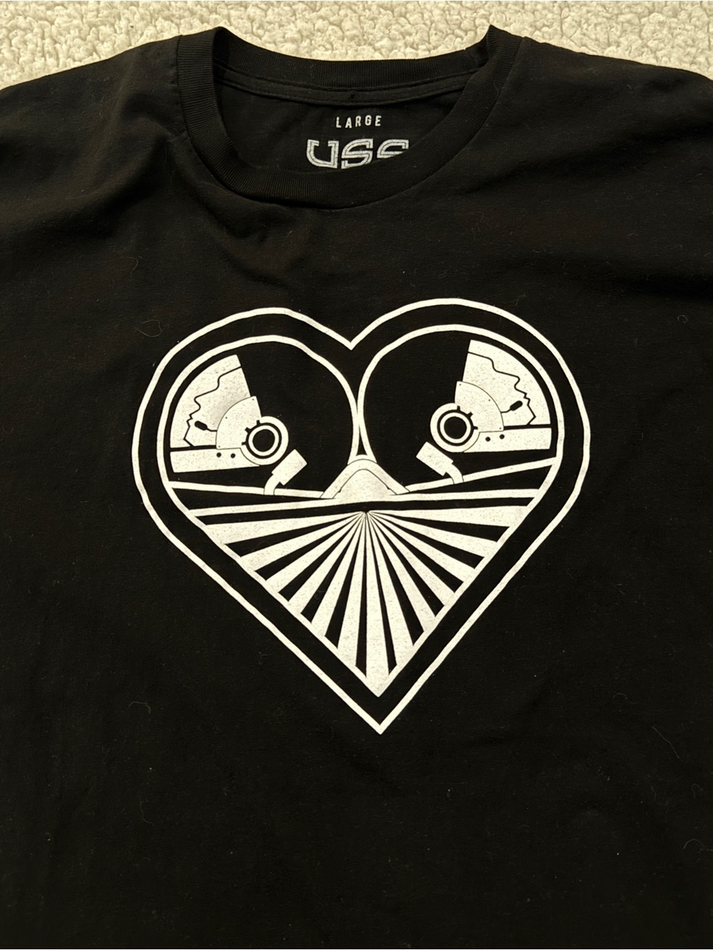 USS Band Tee - White Heart/astronaut/turntable Graphic - men’s L